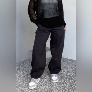 Uniqlo Black Cargo Joggers with Elastic Ankles - men’s /womens